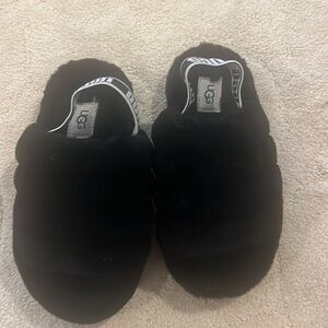 Fluffy black Ugg yeah slide size 2.